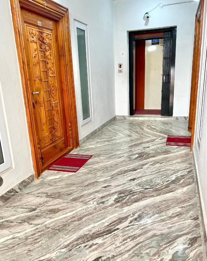 Truelife Homestays - Alamelu Avenue - Fully Furnished Ac 2Bhk Apartments In Tirupati - Walkable To Restaurants & Super Market - Fast Wifi - Kitchen - Easy Access To Airport, Railway Station, Sri Padmavathi & Tirumala Temple Exterior foto